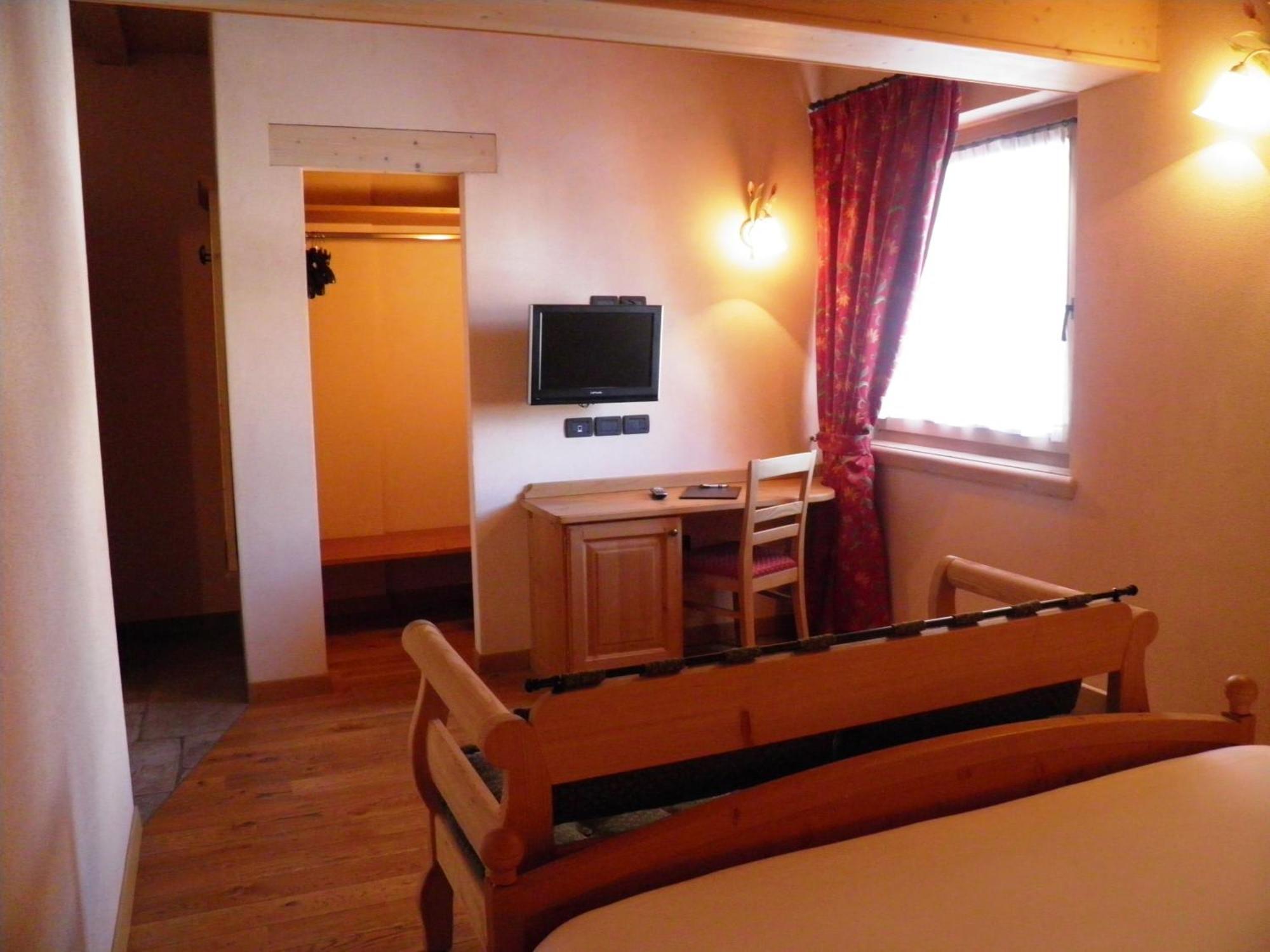 Hotel Pontiglia Ливиньо Номер фото