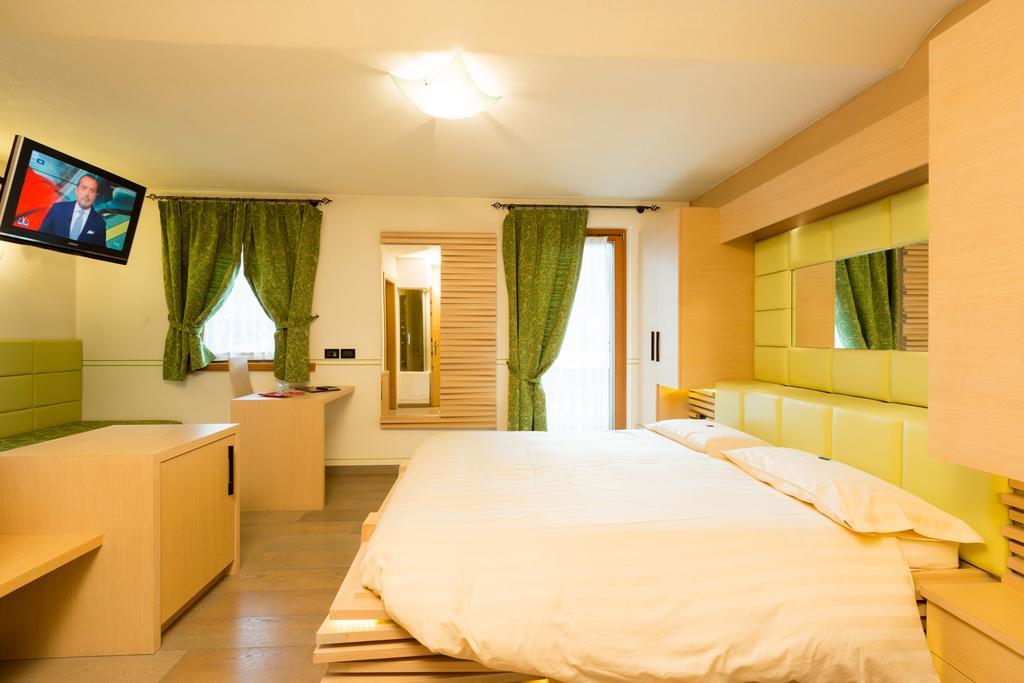 Hotel Pontiglia Ливиньо Экстерьер фото