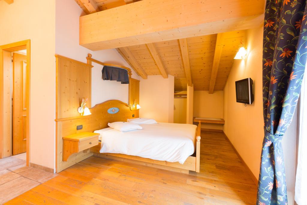 Hotel Pontiglia Ливиньо Экстерьер фото
