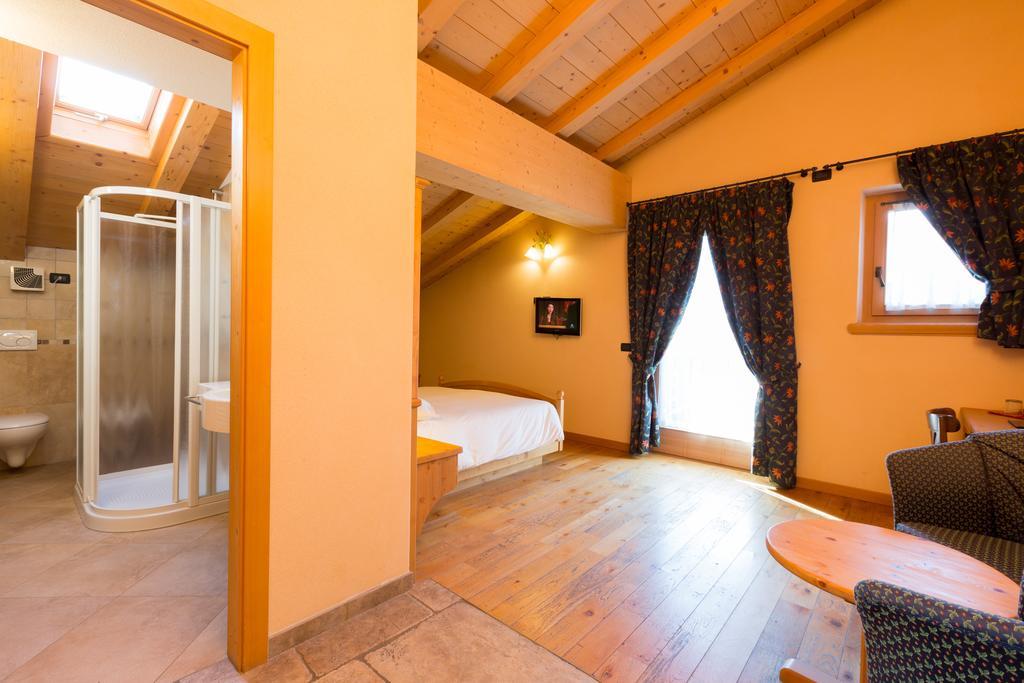 Hotel Pontiglia Ливиньо Экстерьер фото